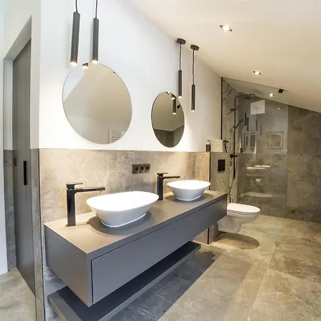 Alpenblick מלון 3*