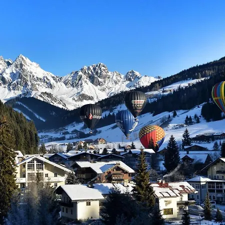 Hotel Alpenblick 3*